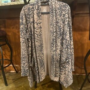 Cuddle duds cardigan size medium with thumb  holes